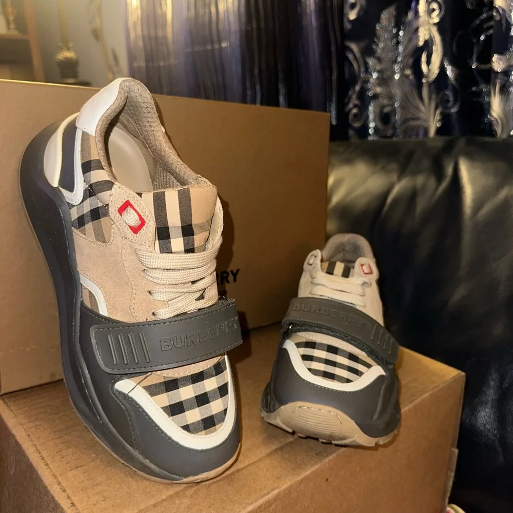 Burberry Check Suede Shoes - Picture 4 of 8